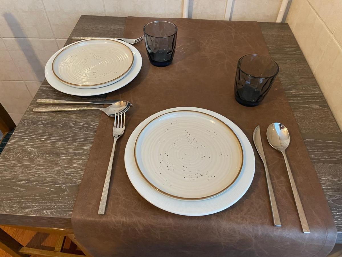 Appartement 2 Chambres Avec Parking Prive Gratuit Dijon Exteriör bild